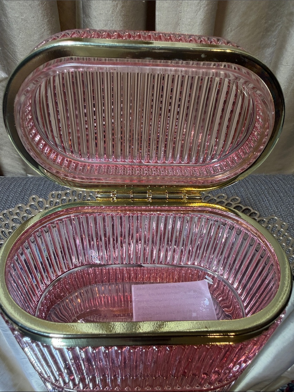 Pink Glass Oval Trinket Box Gold Trim Hinged Lid Jewelry Storage - Picture 5 of 7